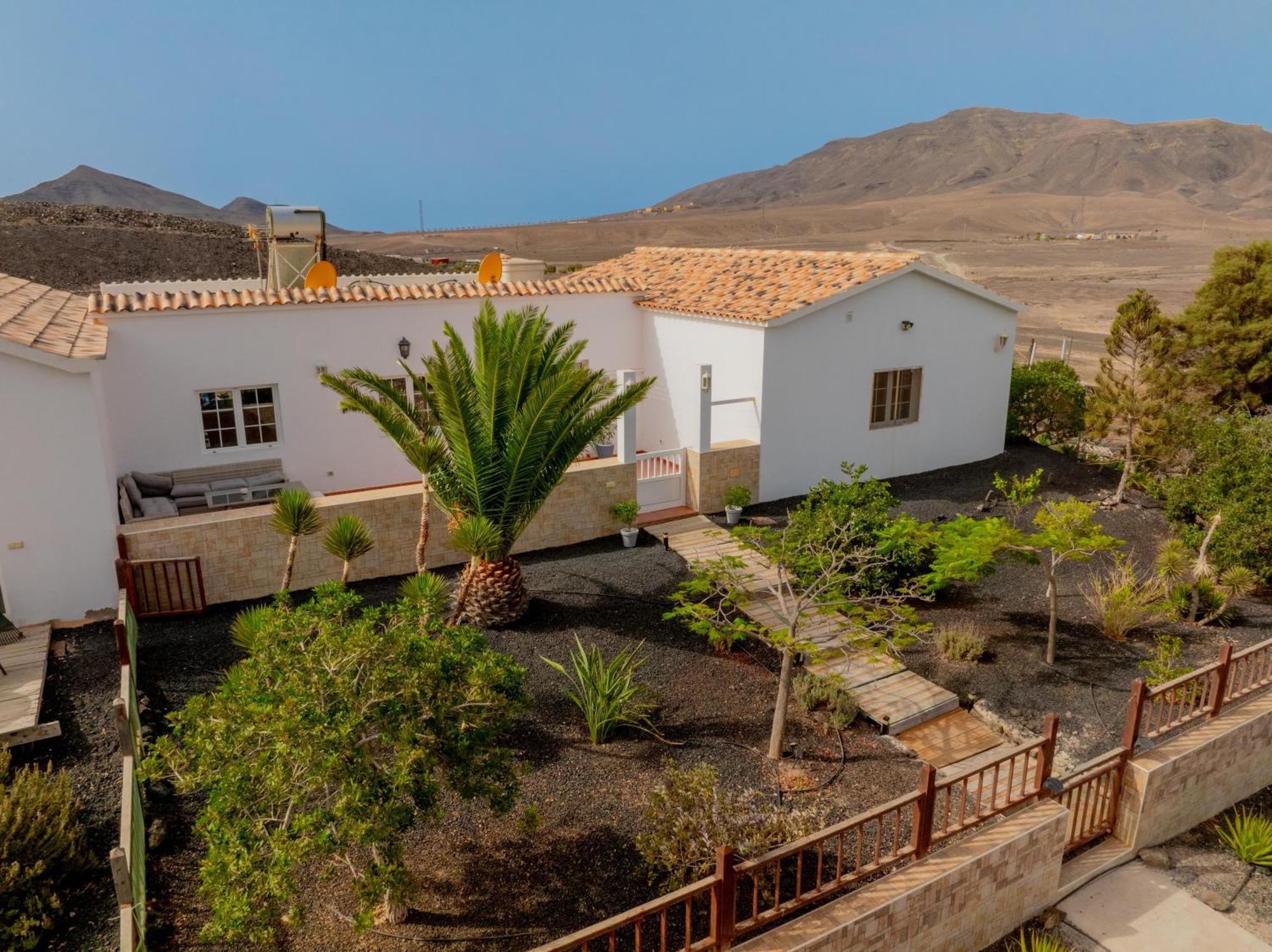 Casa Amaya - Spacious House With Pool, Large Garden, Bbq, 2 Terraces, And Ideal Location El Charco  Esterno foto